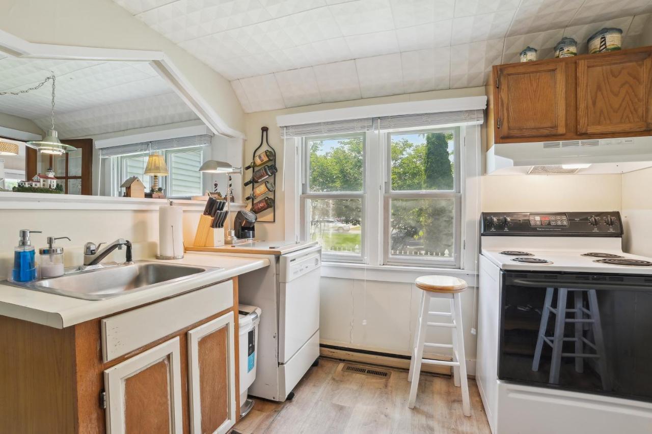 Boyne City Cottage Walk To Downtown And Lake! Exterior photo