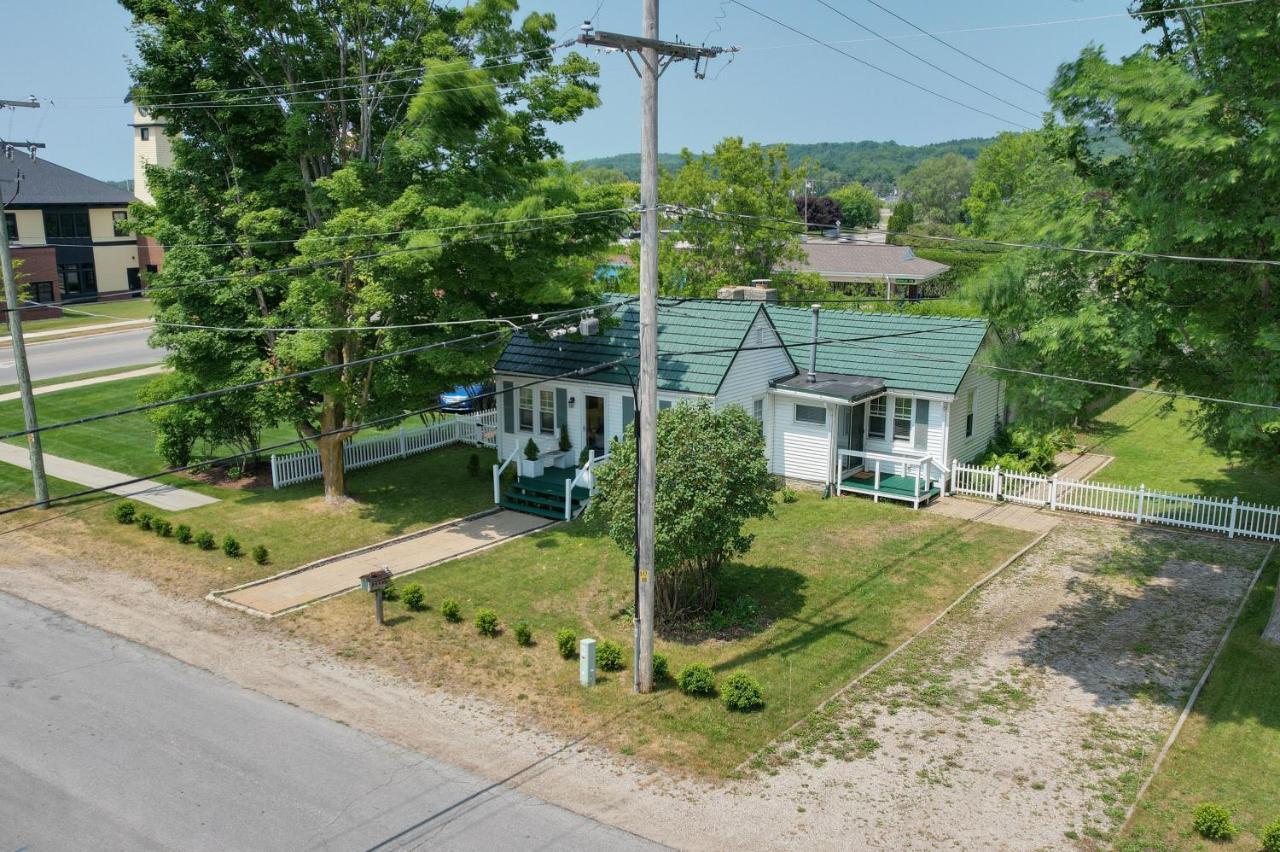 Boyne City Cottage Walk To Downtown And Lake! Exterior photo